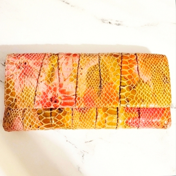 HOBO The Original Embossed Snakeskin Pattern & Floral Design Leather Wallet - Picture 2 of 11
